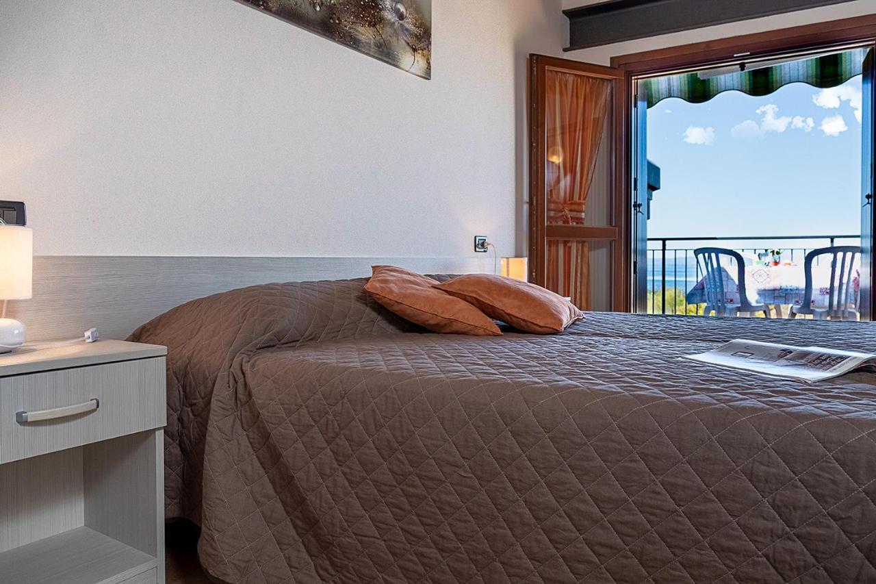 Apartments Eden - Regarda Travel Lazise Exteriör bild