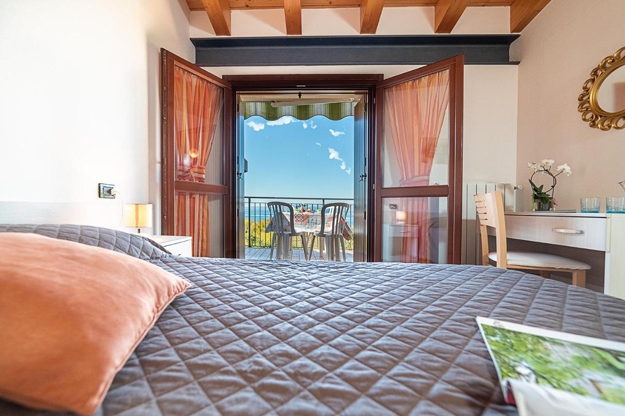 Apartments Eden - Regarda Travel Lazise Exteriör bild
